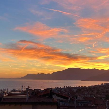 La Terrazza Acomodação com café da manhã Bordighera Exterior foto